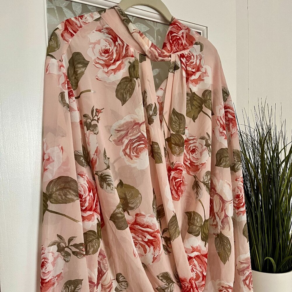 SPRING CLEANING SALE! BRAND NEW! NY & Co. Floral Blouse, Sz. XL